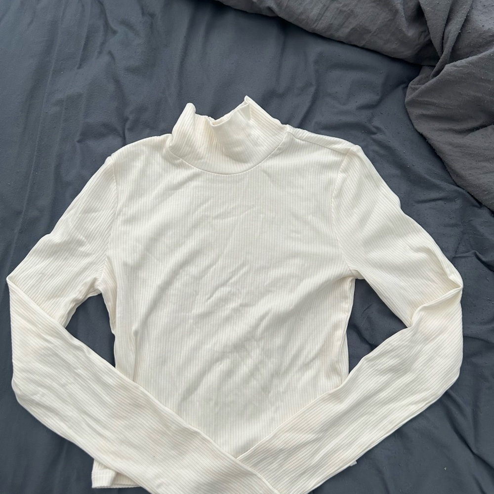 Aritiza long sleeve